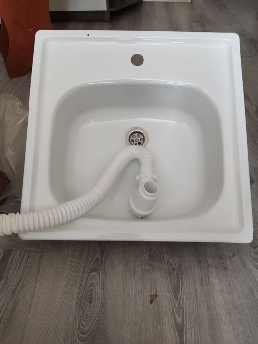 2 раковины с пьедисталом