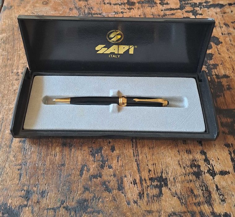 химикалка Сапи Sapi малка елегантна позлатена и черна Италия в кутия