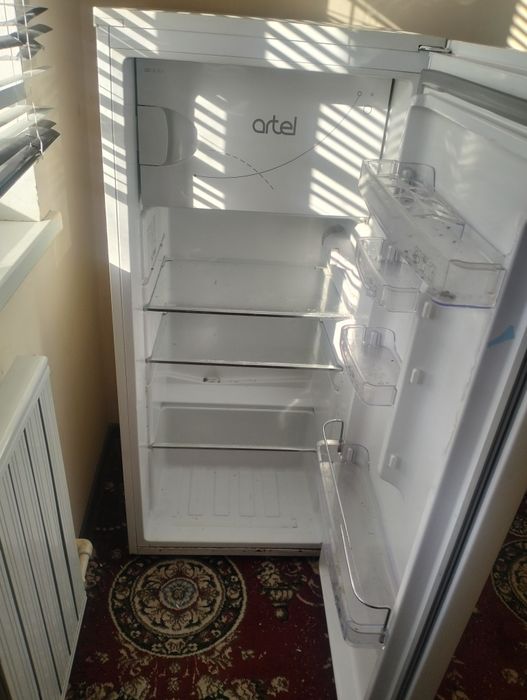 Артел холодильник сотилади