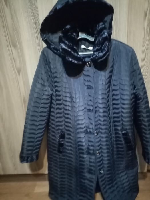 Продам женское пальто