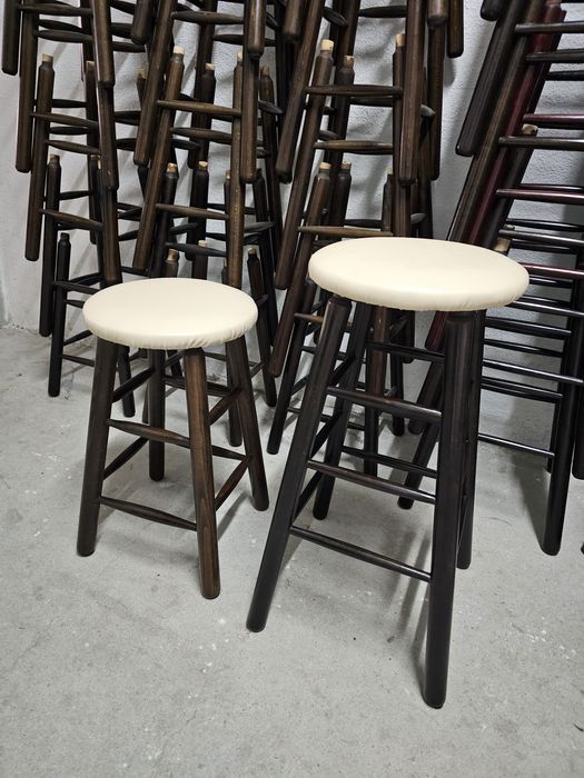 Чисто Нови Бар табуретки от Бук налични 200 бр.
Чисто Нови Бар табурет