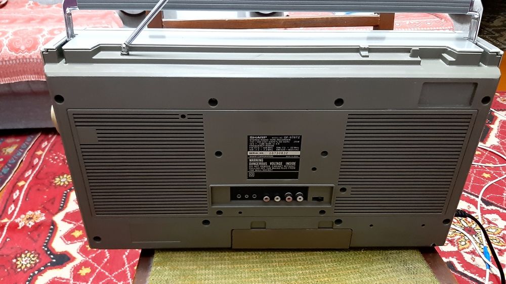 Продам магнитафон Шарп 8787