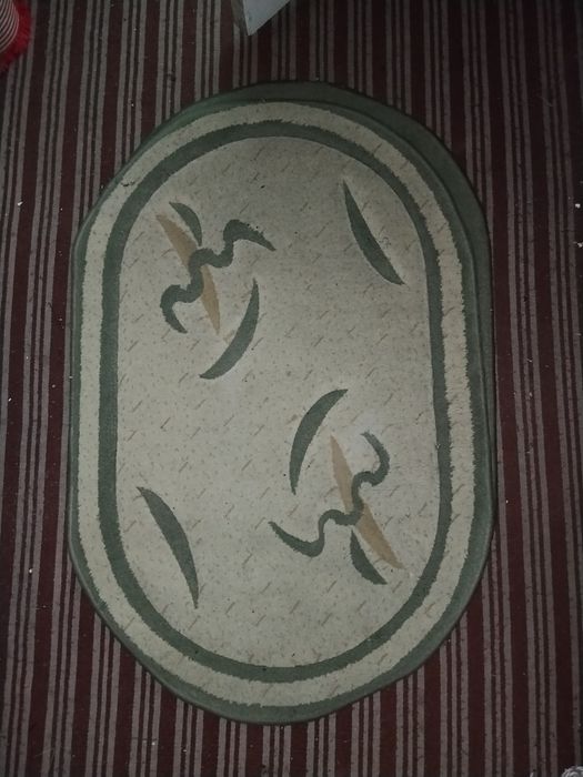 Carpeta ovala crem cu verde