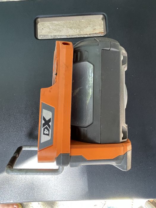 Lanterna Cu Led Ridgid 18V AEG model R8691 impecabile doua functii ,Lumina de veghe