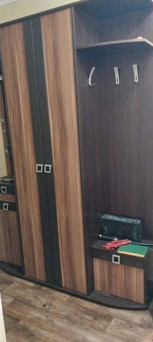 Продается шкаф для прихожей