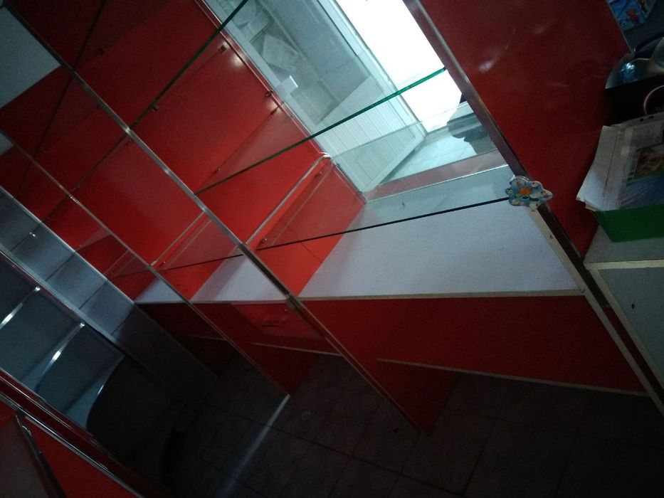 Срочно Витрина сотилади