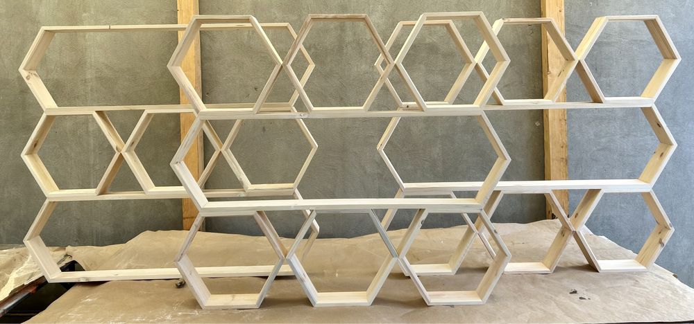 Raft hexagon din lemn masiv la comanda, tratat sau vopsit