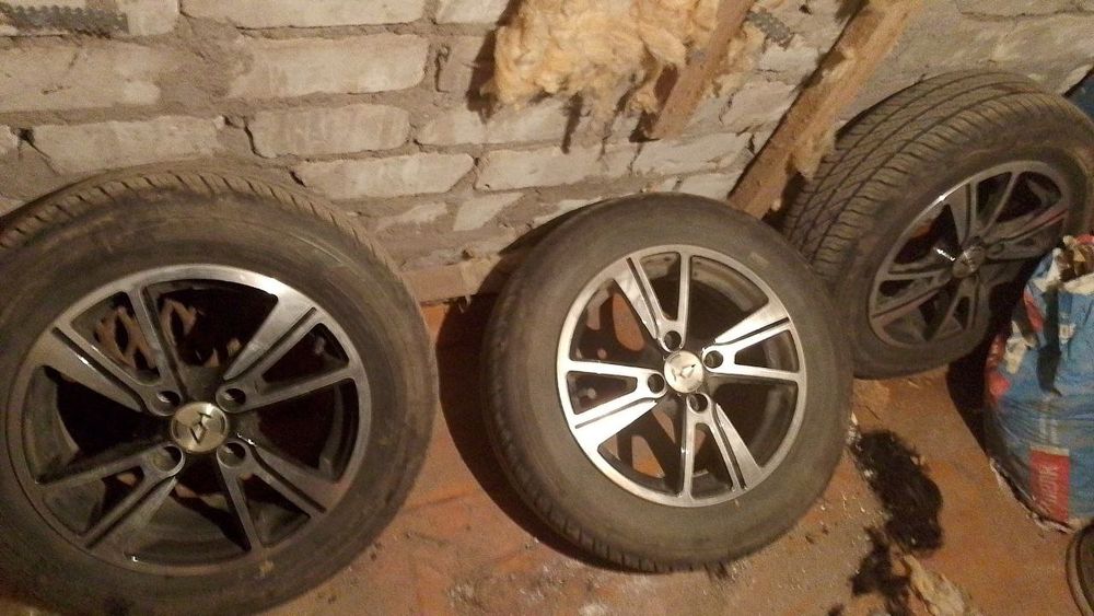 Продам 3 калеса R14