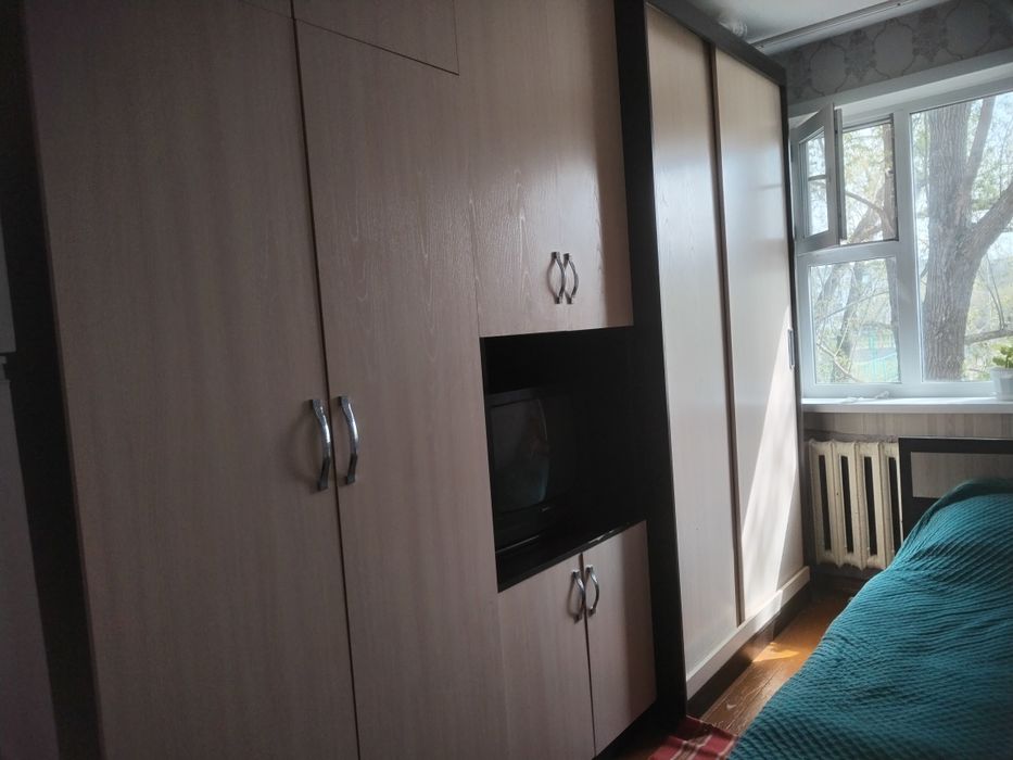 Продам хороший шкаф купе