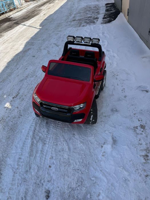 Детский электромобиль Ford