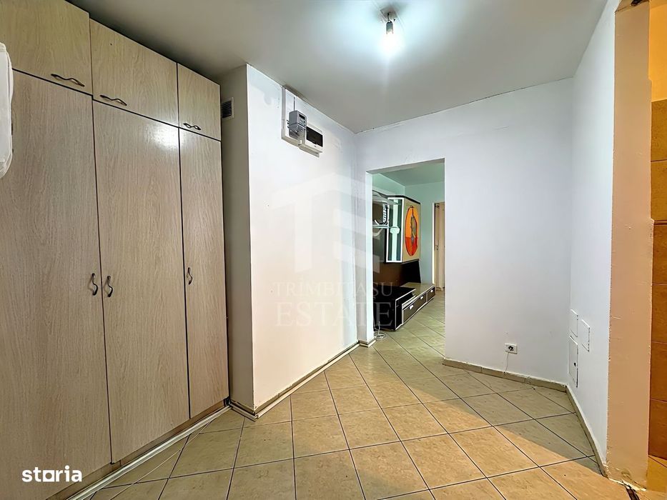 3 camere et 3 bloc 1981 2 băi Centrală proprie Metrou Gorjului 7 min
