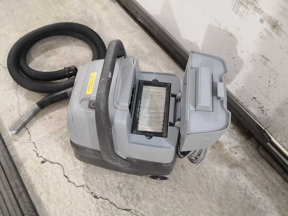 Прахосмукачкa за мокро и сухо почистване Nilfisk WD215