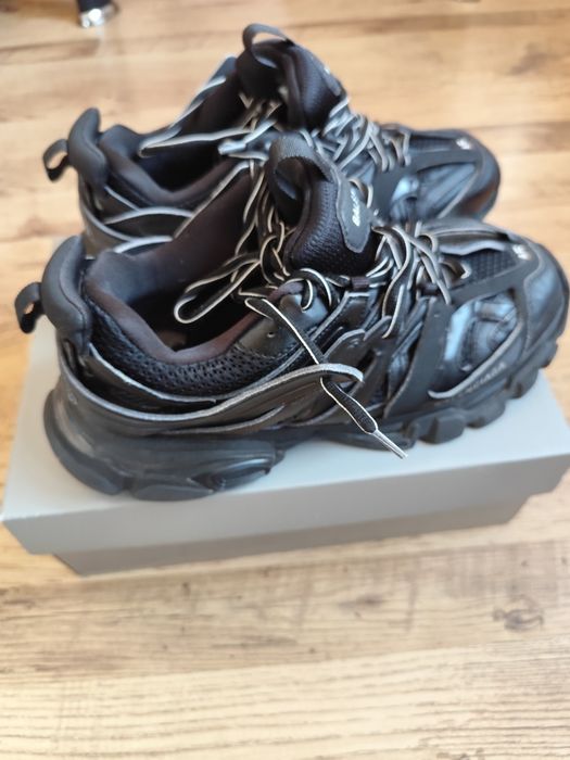 Balenciaga track 45