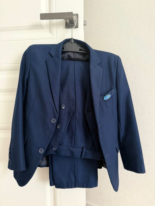 Школьный форма в отличном состоянии