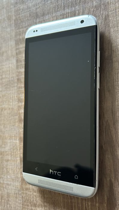 Телефон HTC Desire 601