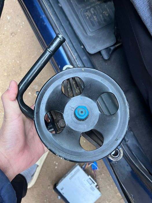 Насос рулевой на