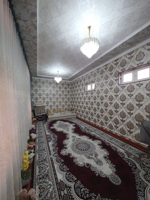 Zafarda 6.25 sotixli pishgan g'ishtdan qurilgan uchaska sotiladi