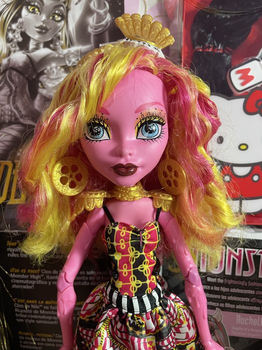 СРОЧНА ПРОДАЖА (Monster High + Bratz)