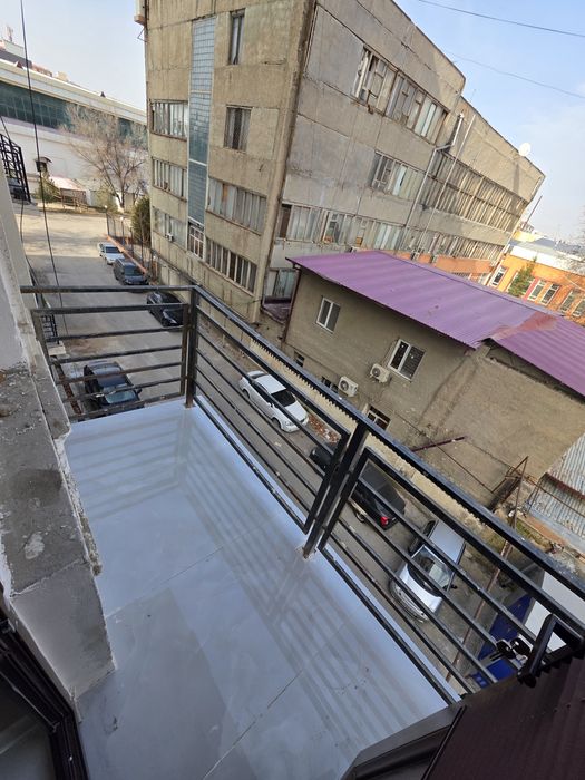 Продаётся 3х комнатная квартира 3 - этаже с лифтом. Богишамол