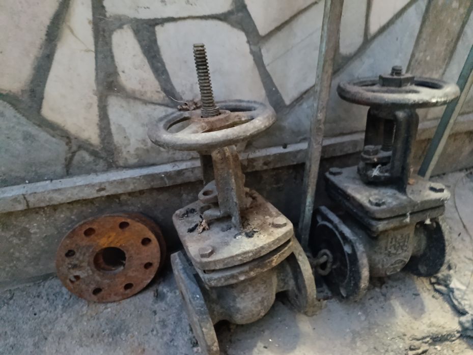 Чугунные задвижки и фланец