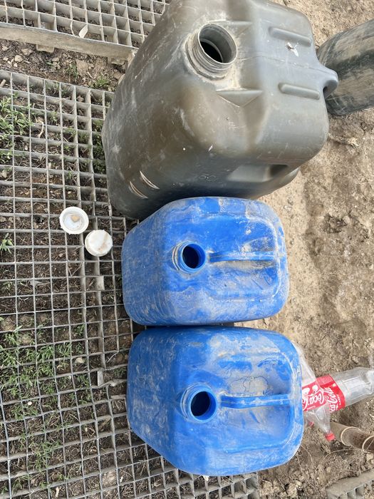 Канистры 20л. Емкость 1куб