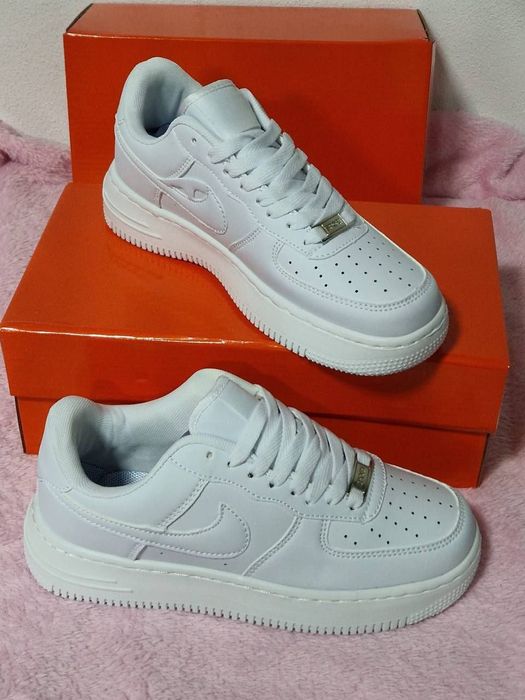 Adidași unisex Nike