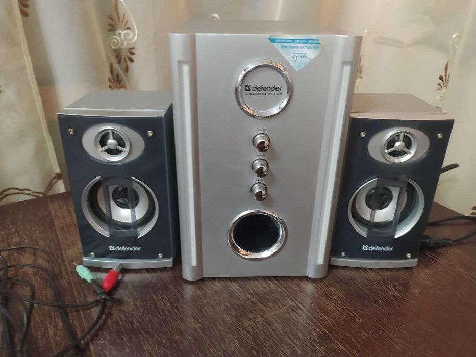 Два (иккита) сабвуфера -  Microlab M-890 и Defender Blaze 30