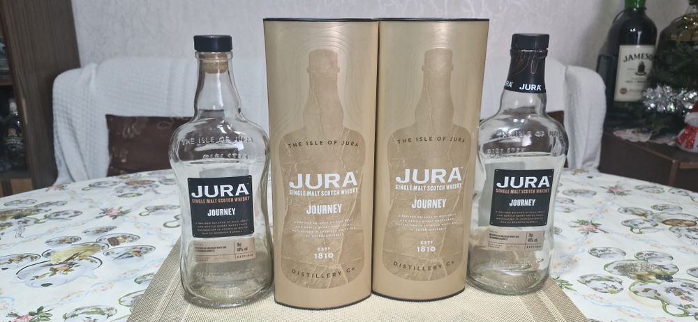 Продавам дублиращи ботилки от уиски празни