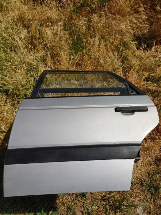 Кузовные запчасти на фольксваген Пассат Б3 в хорошем состоянии.