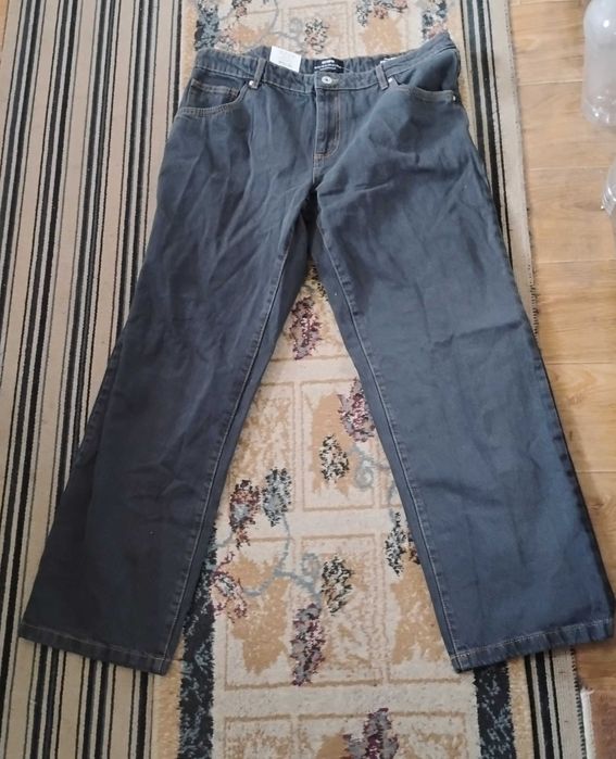 Vând blugi bărbați