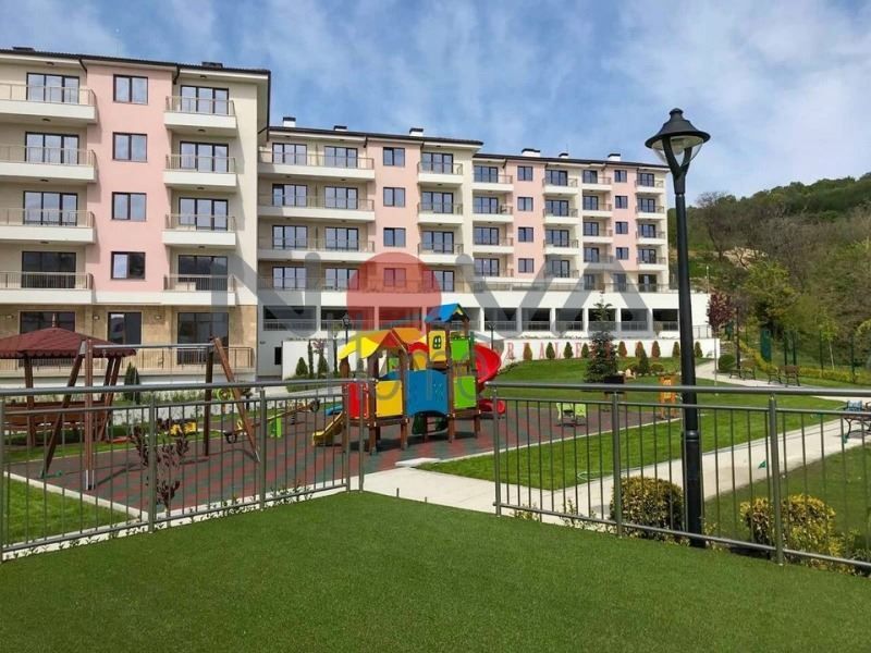 Продава се Двустаен апартамент в Варна, Виница - 88 кв.м за 760 €/кв.м - Снимка #2