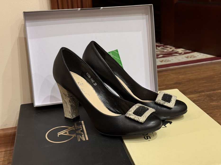 Туфли Carlabei на каблуке