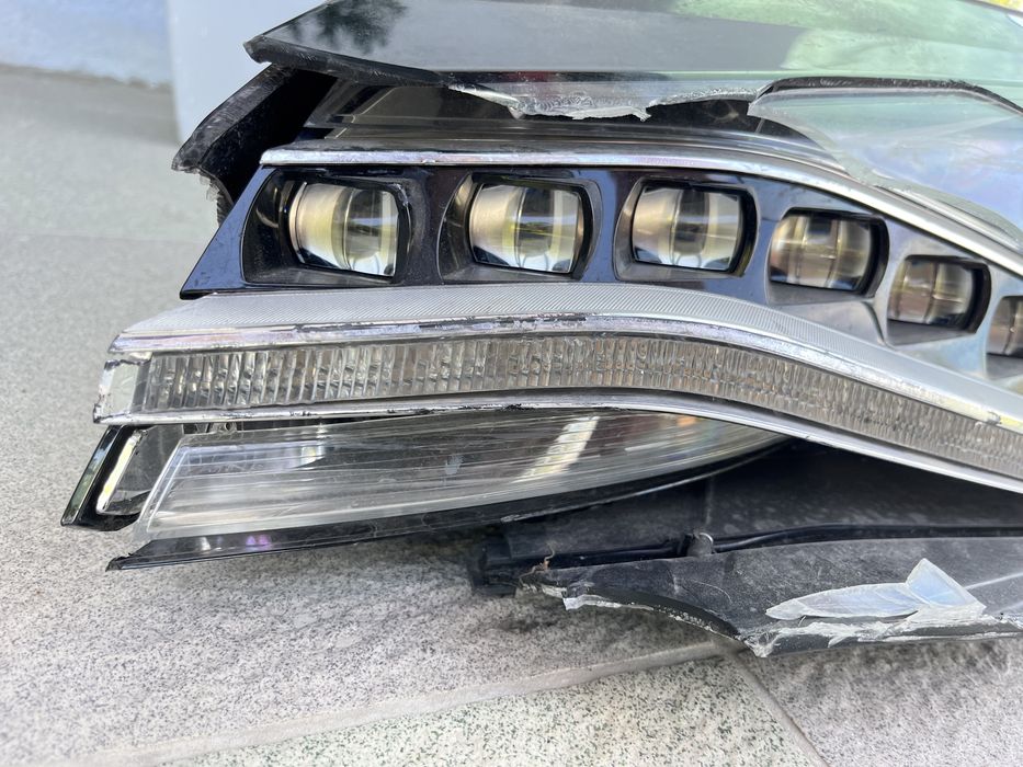 Ляв фар Matrix за Audi A8 D4 / Ауди А8 Д4