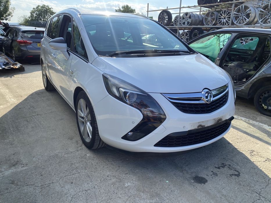 Geam ușă stânga față Opel Zafira C 2014