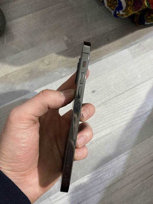 Продам Айфон 12 pro