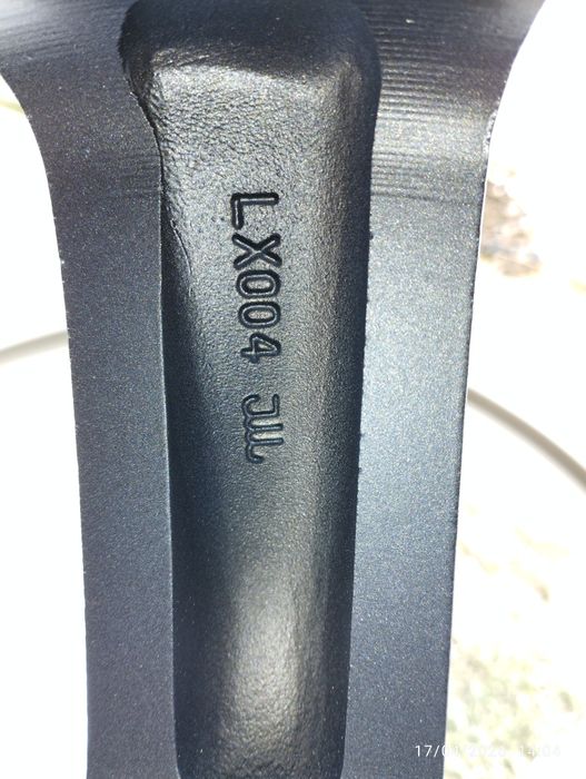 Lexus diska sotiladi dona