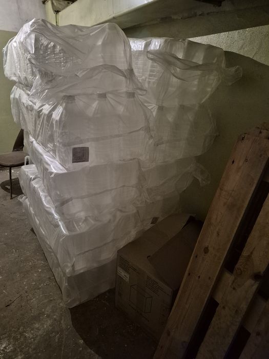 Продам пластиковые бутылки 5 л.