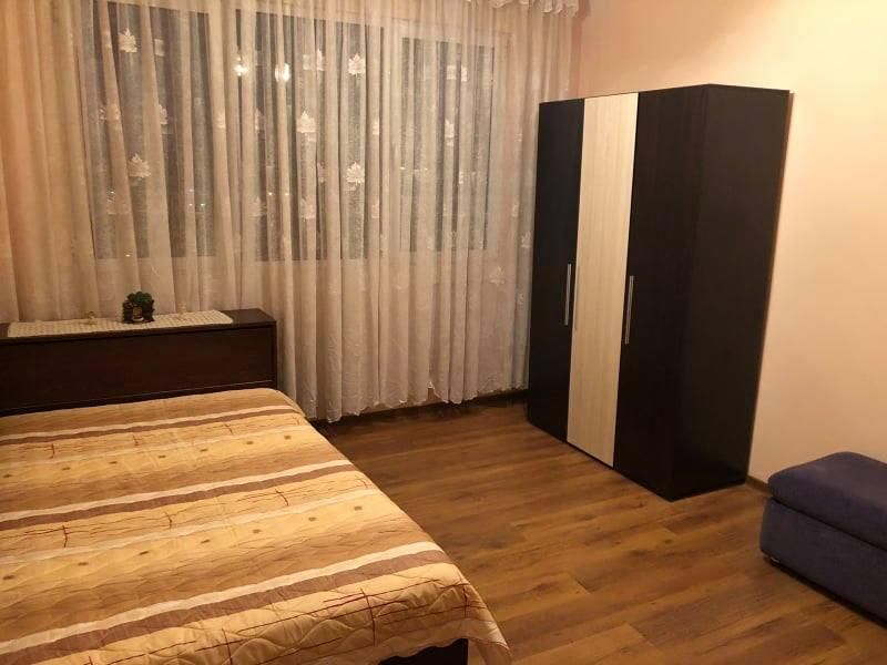 Дава се под наем Тристаен апартамент в Пловдив, Кършияка - 100 кв.м за 460 € - Снимка #3