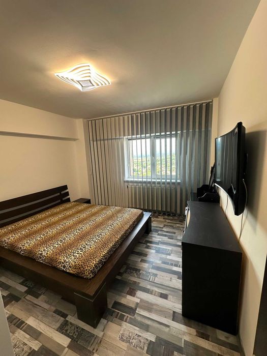 Proprietar-Vand apartament cu 3 camere Buhuși, str.1 mai