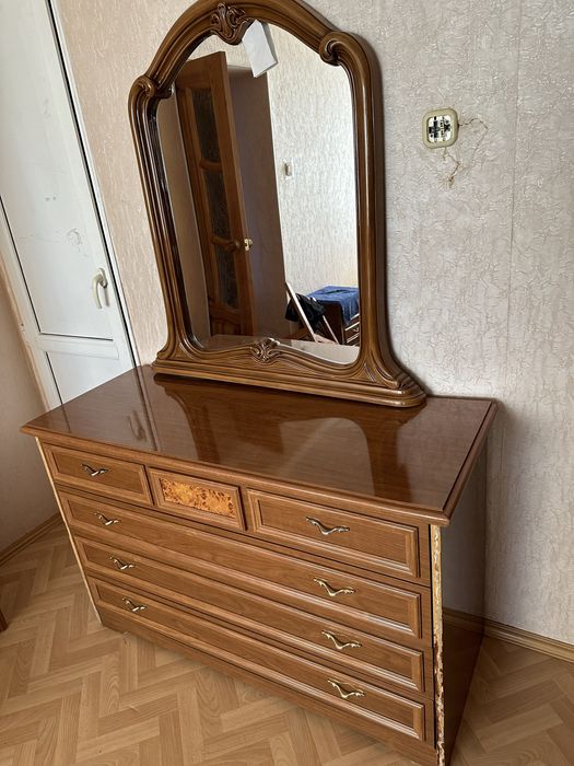 Спальный гарнитур