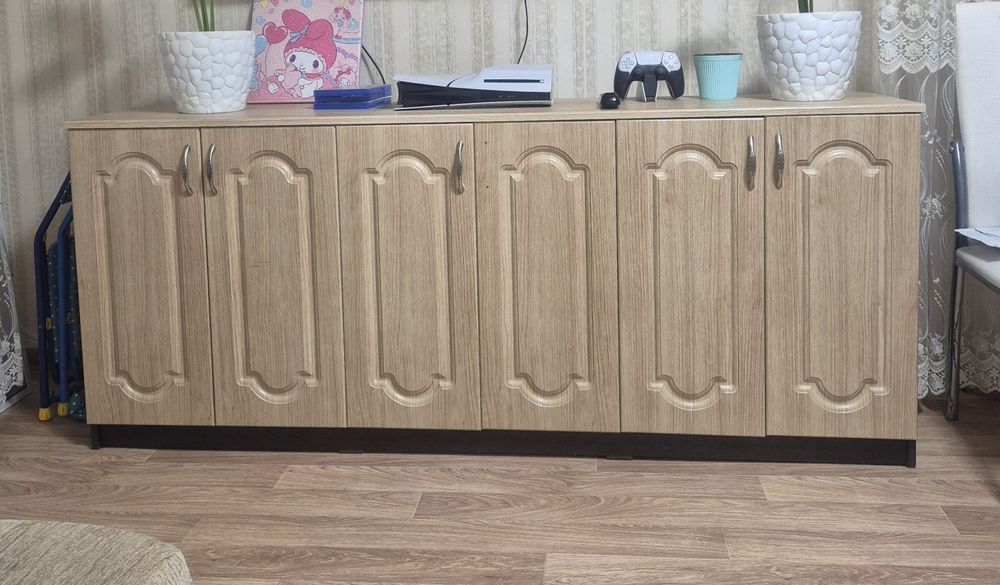 Продам диван тумбу полочки подвесные