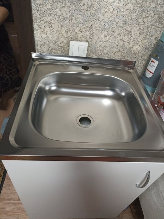 Продам мойку с тумбой