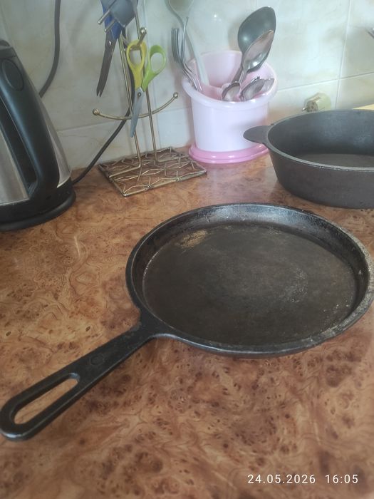 Продам чугунные сковородки СССР