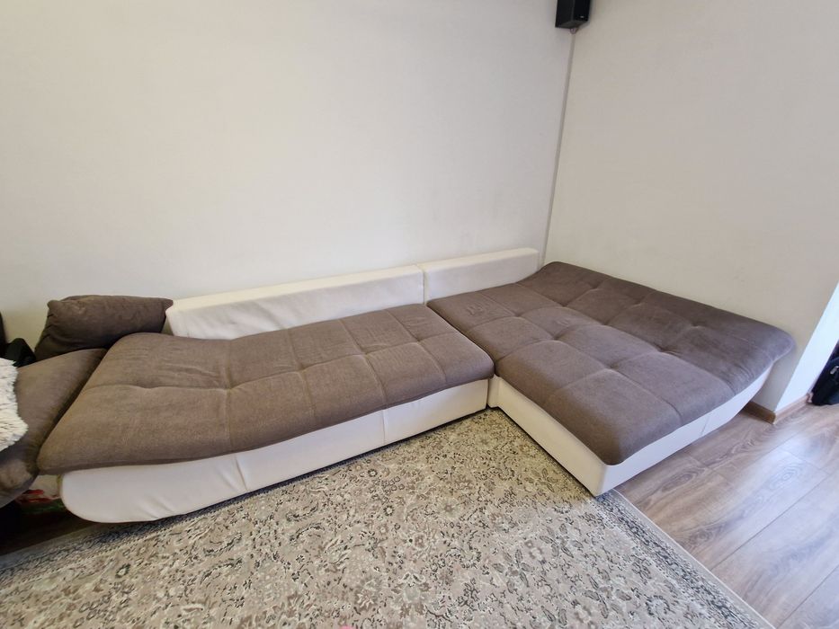 Colțar extensibil cu ladă de depozitare – stare foarte bună