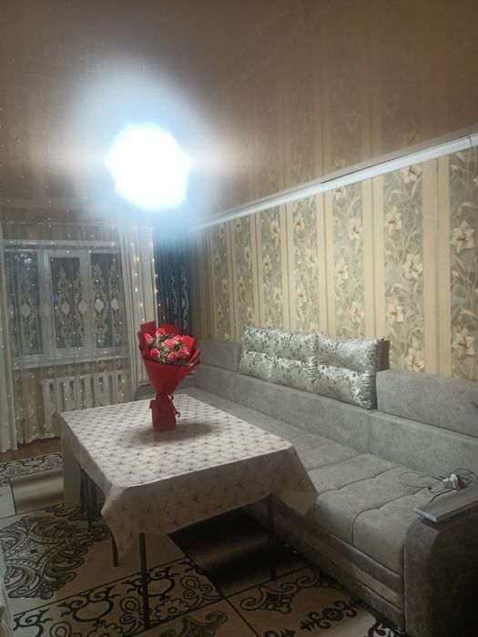 Продаю диван,4м.