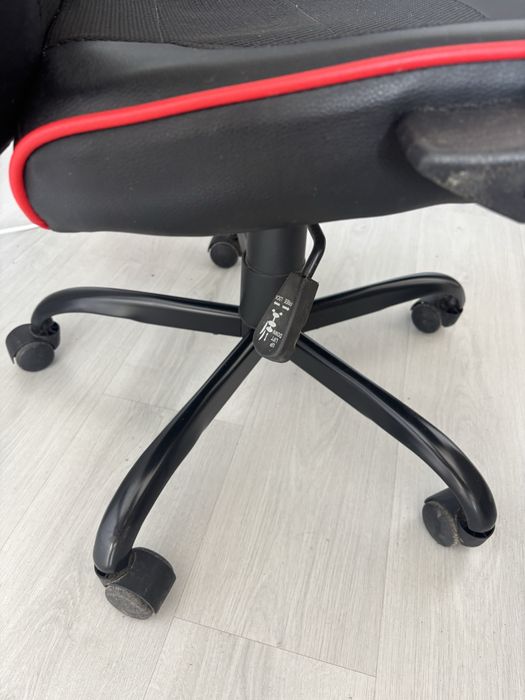 Scaun Gaming Myria Negru/Roșu