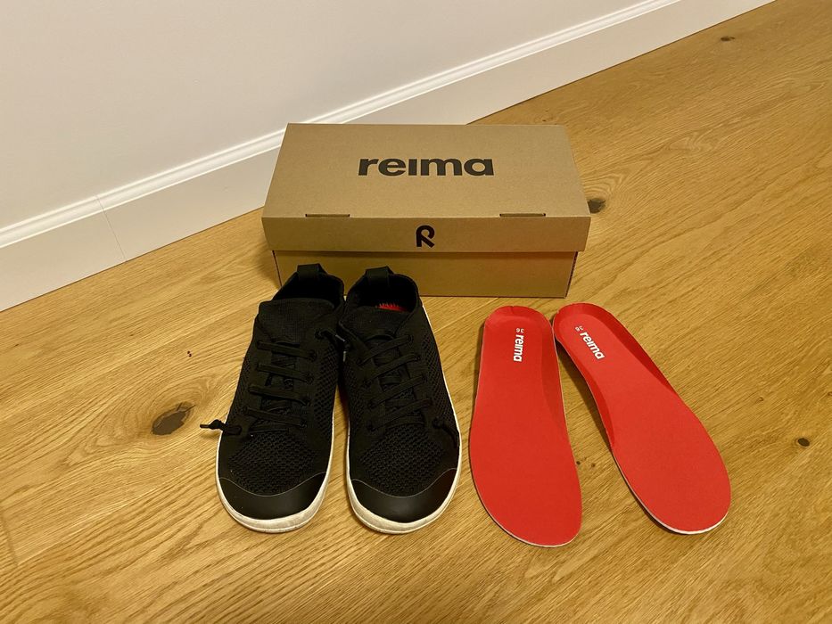 Боси обувки Reima