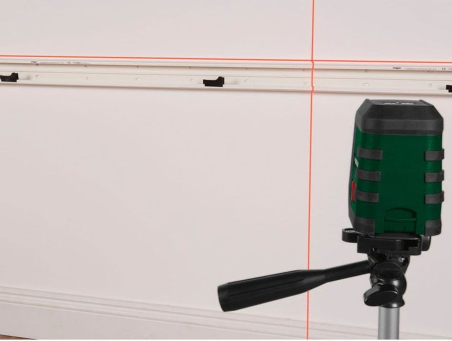 Laser cruce 40 metri cu trepied Parkside cu acumulator litiu ion 2 ah