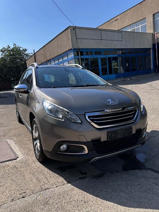 Пежо 2008 1.2i Allure*Navi*Led*Xenon*