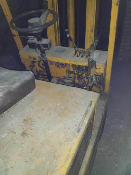 Электропогрущик  вилочный.